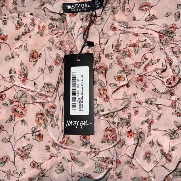 Nasty Gal Cropped Pink Floral Ruffle Blouse NWT - Picture 2 of 4